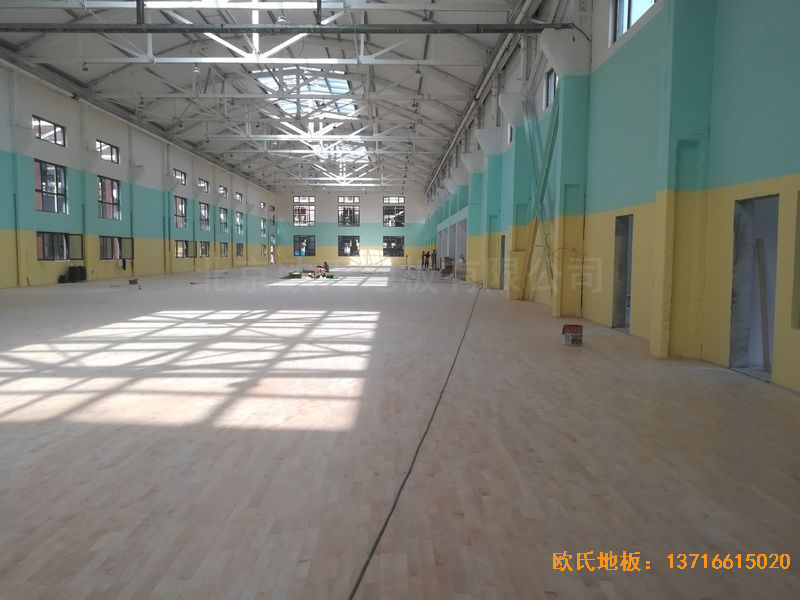 鄭州中原區(qū)酷康籃球館運(yùn)動地板安裝案例