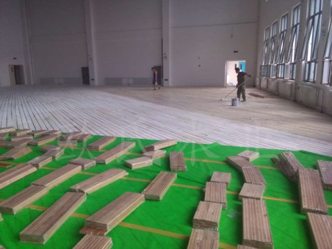 新建場館運(yùn)動木地板進(jìn)場條件