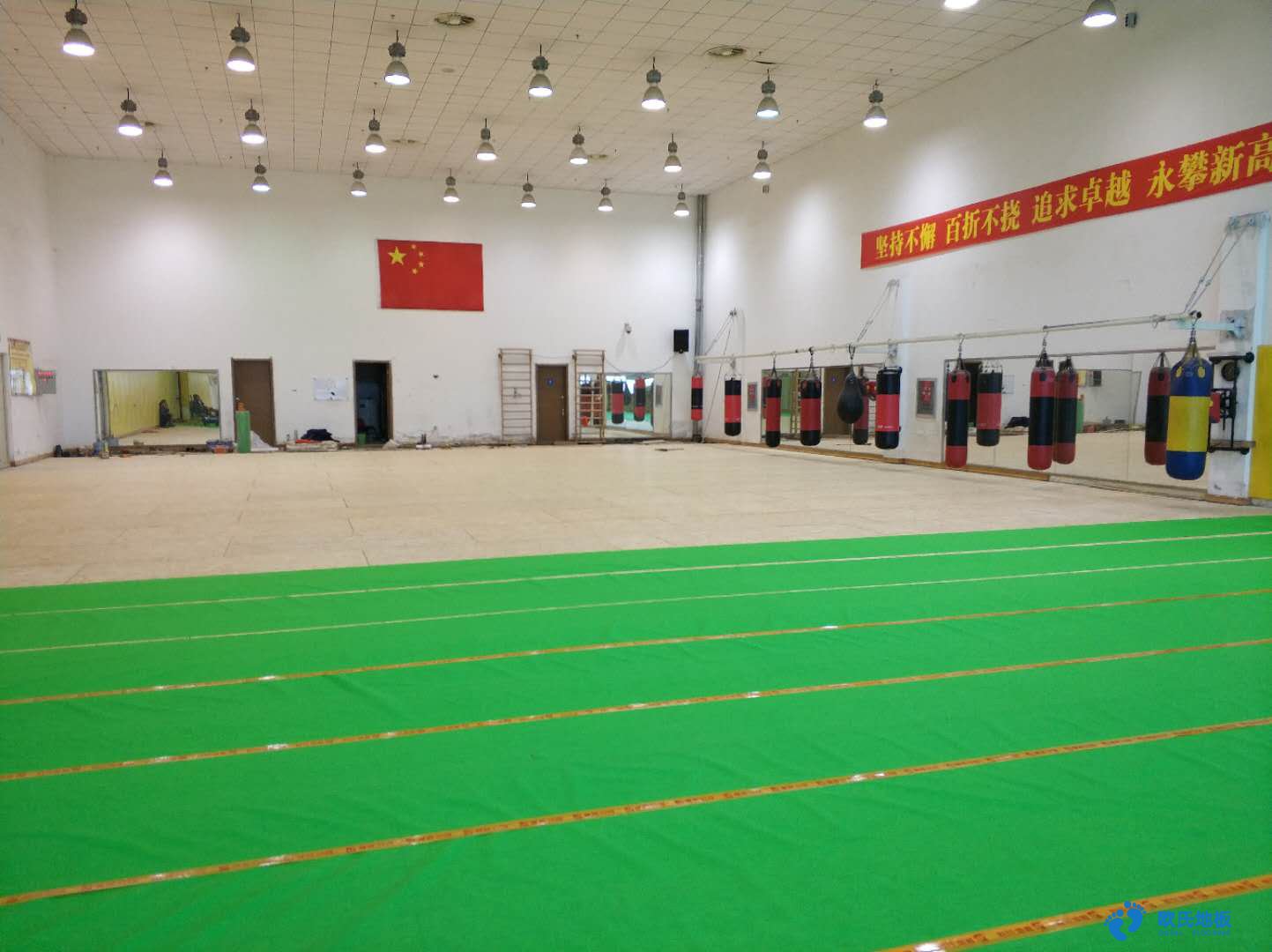 鎮(zhèn)原籃球館運動木地板設計施工