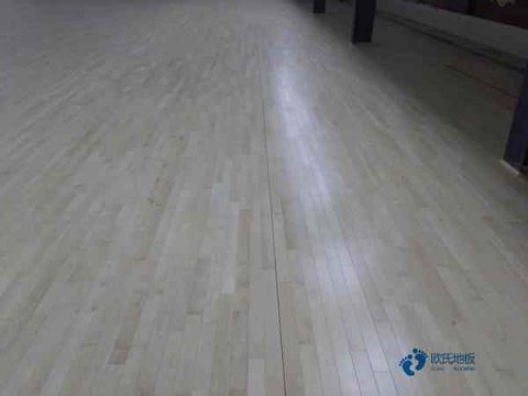國標(biāo)運動型木地板施工隊
