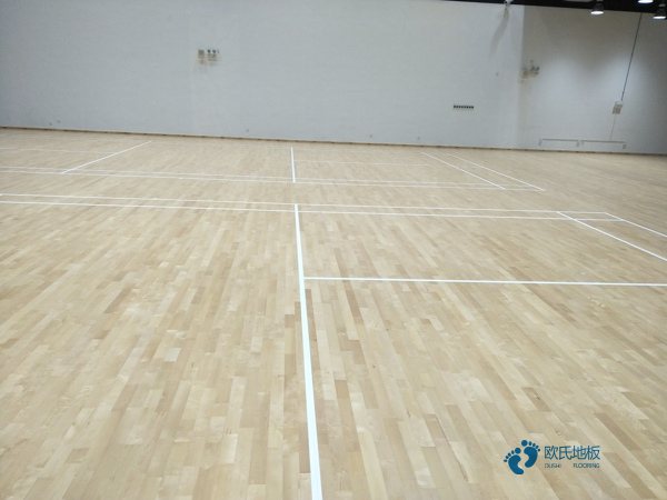 大學(xué)籃球場館地板施工方案1