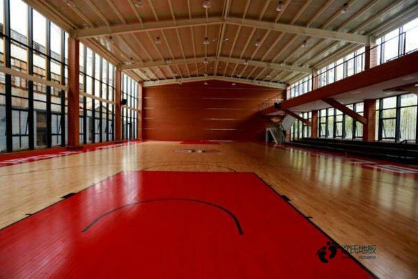 校園運(yùn)動(dòng)場(chǎng)館木地板施工1