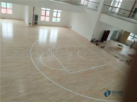 學(xué)?；@球運(yùn)動(dòng)地板施工步驟